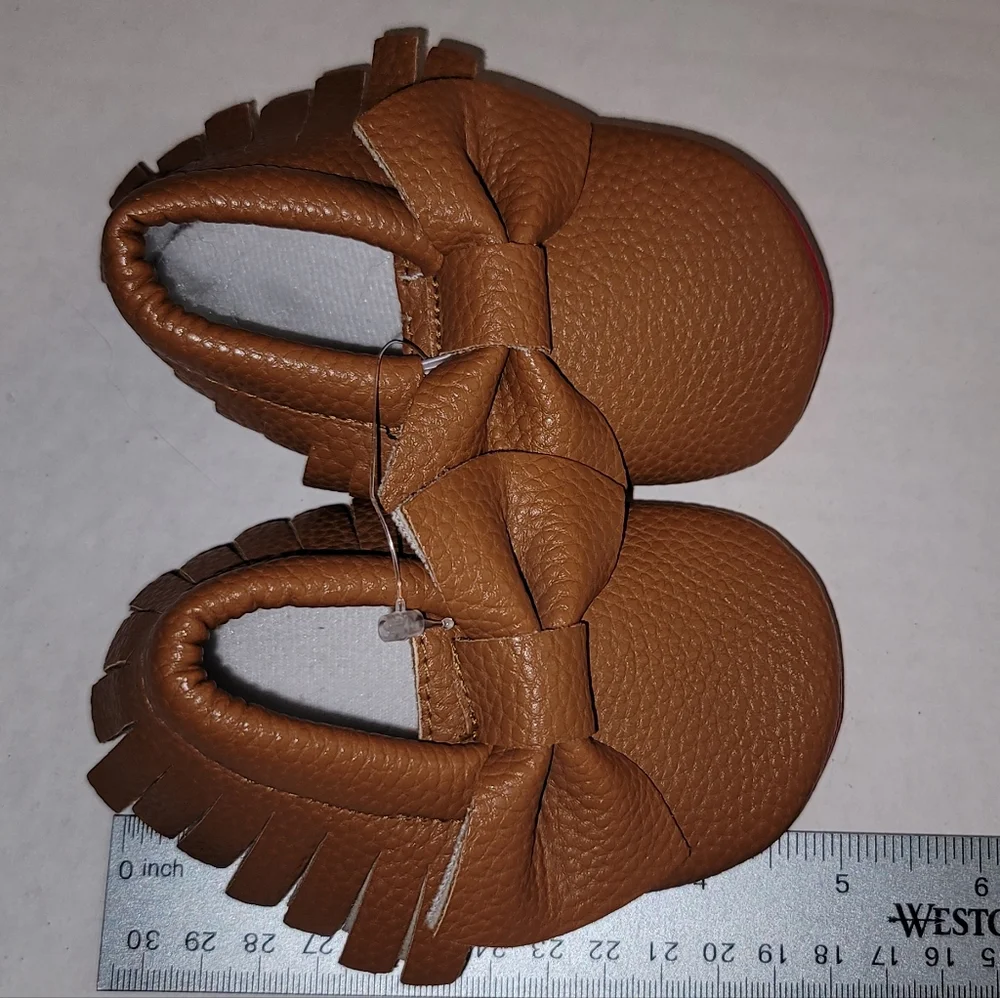 Moccasin type baby Boots booties brown fringe Bow crib shoes